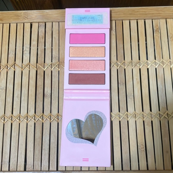 💋👁️CLUELESS MAKE UP Palette Cheeks & Eyeshadow Contour & Highlight Palette - Picture 3 of 5